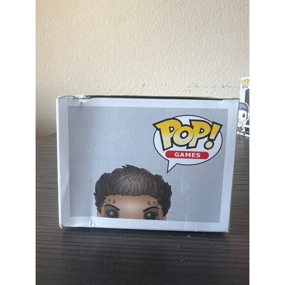 VAULTED Maggie Evolve Funko Pop #40 Video Games Gaming Lumumba 2K Turtle Rock - Picture 5 of 6
